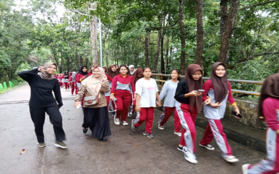 SMAN 10 Batanghari Gelar Jalan Santai Bersama